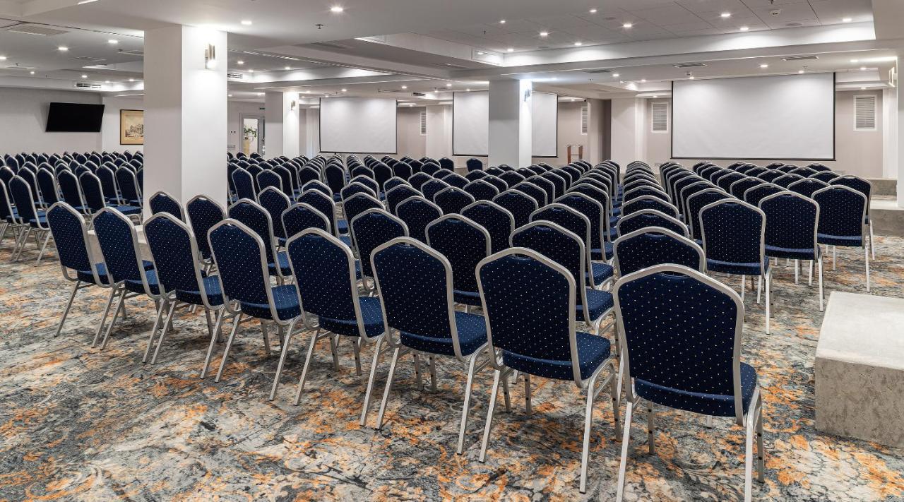 Premier Hotel Dnister Λβιβ Εξωτερικό φωτογραφία