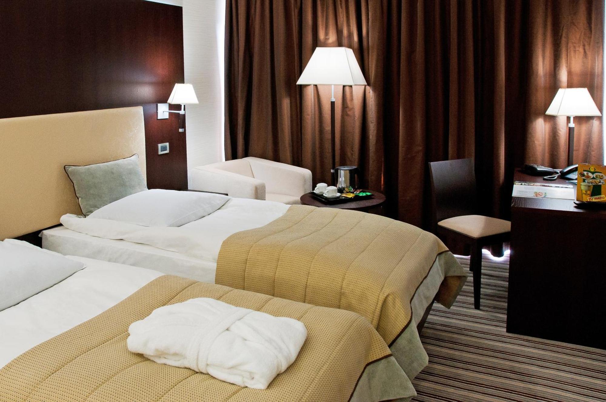 Premier Hotel Dnister Λβιβ Δωμάτιο φωτογραφία
