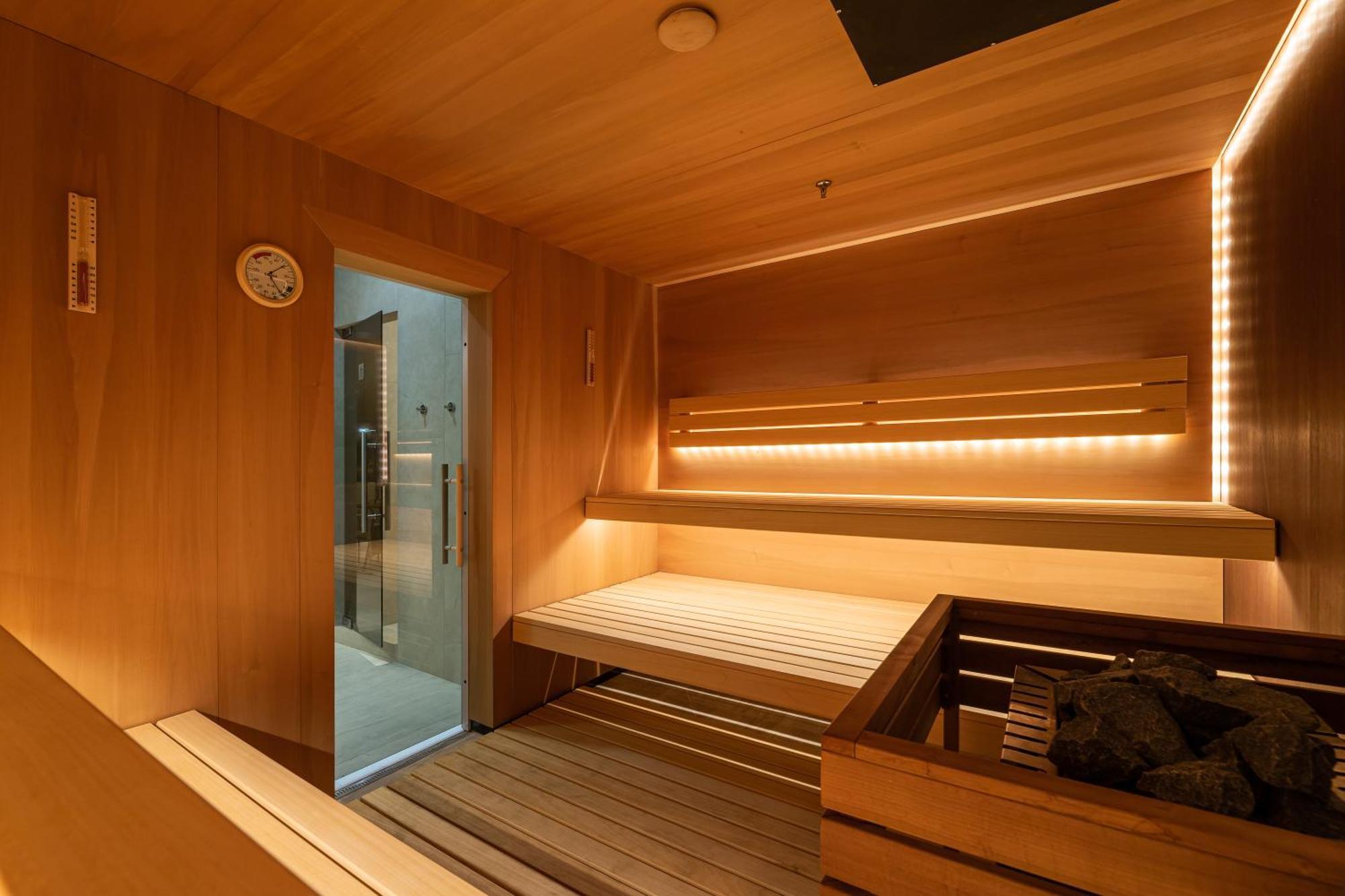 Premier Hotel Dnister Λβιβ Εξωτερικό φωτογραφία