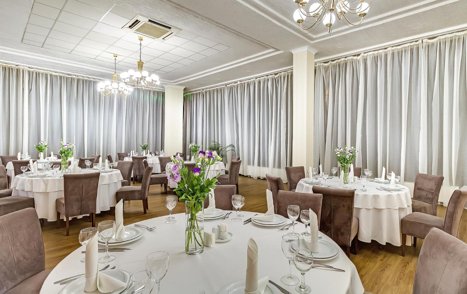 Premier Hotel Dnister Λβιβ Εξωτερικό φωτογραφία
