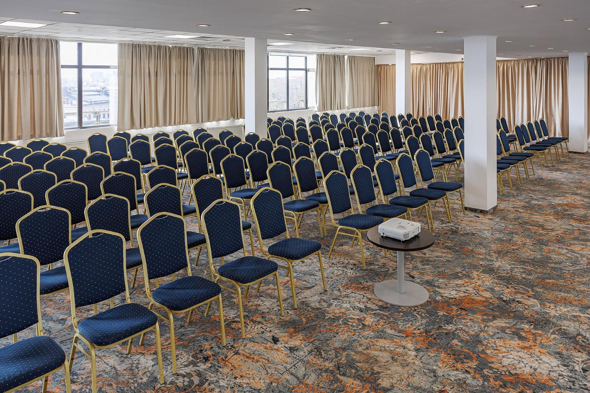 Premier Hotel Dnister Λβιβ Εξωτερικό φωτογραφία