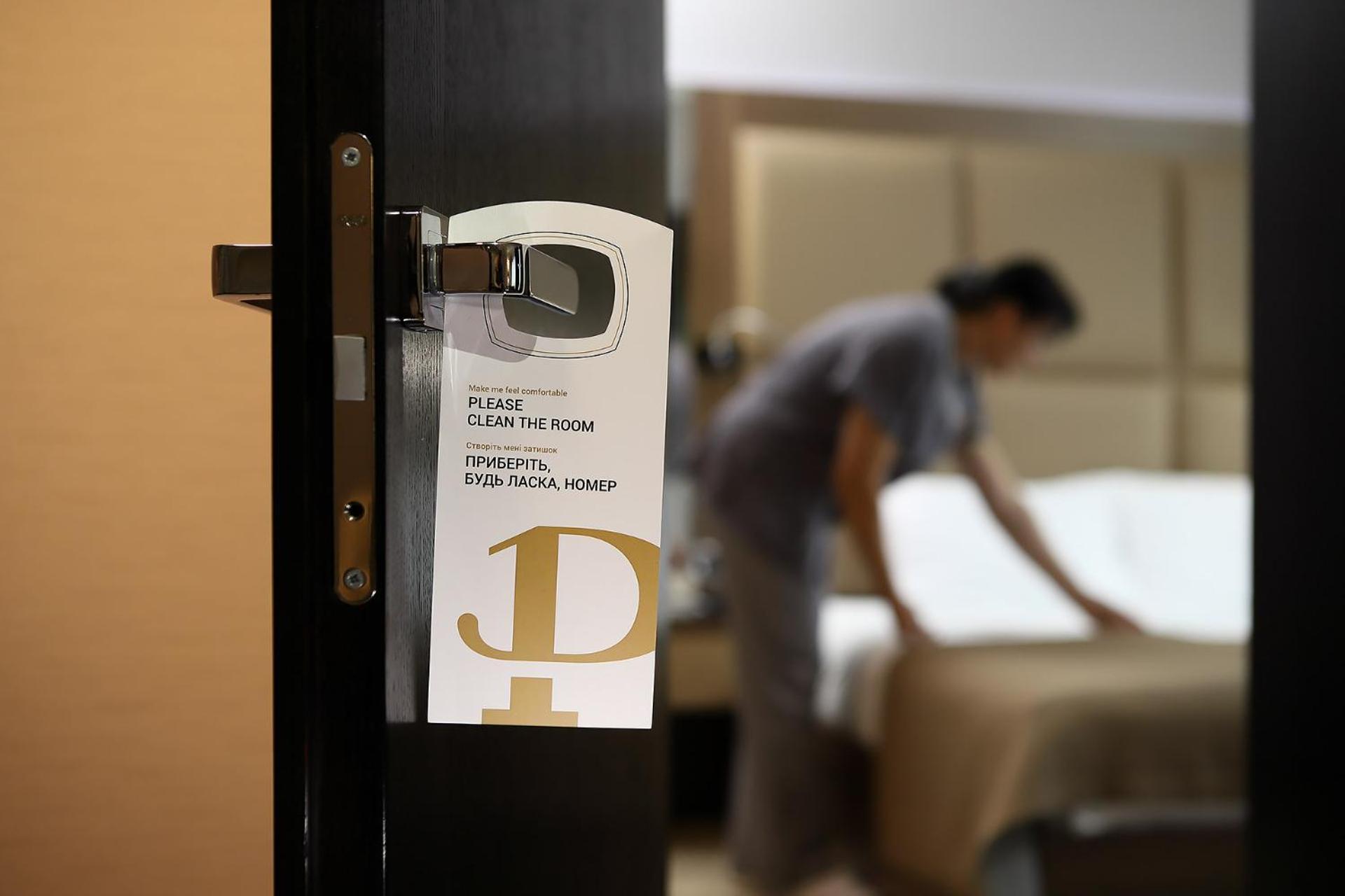 Premier Hotel Dnister Λβιβ Εξωτερικό φωτογραφία