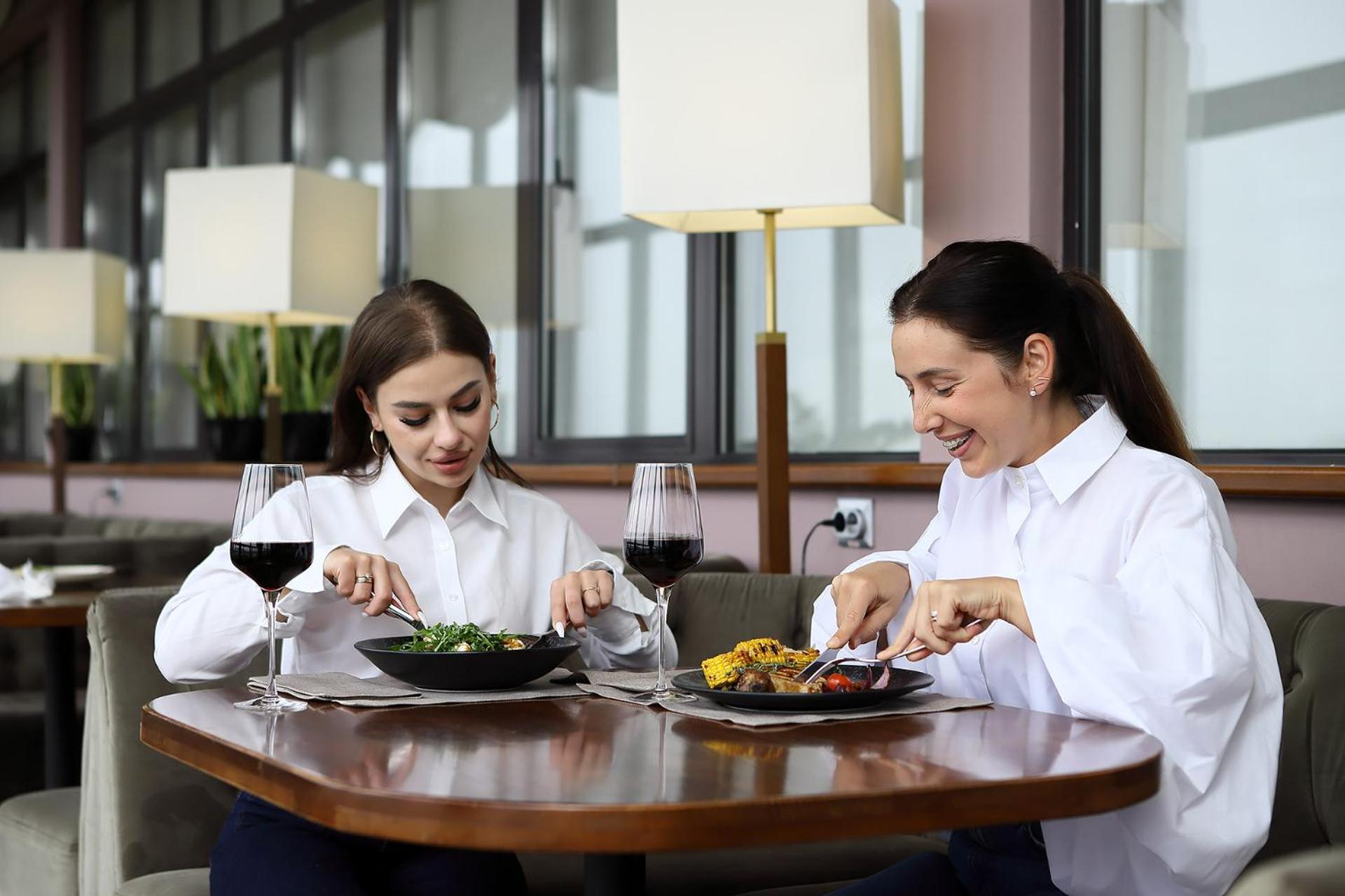 Premier Hotel Dnister Λβιβ Εξωτερικό φωτογραφία