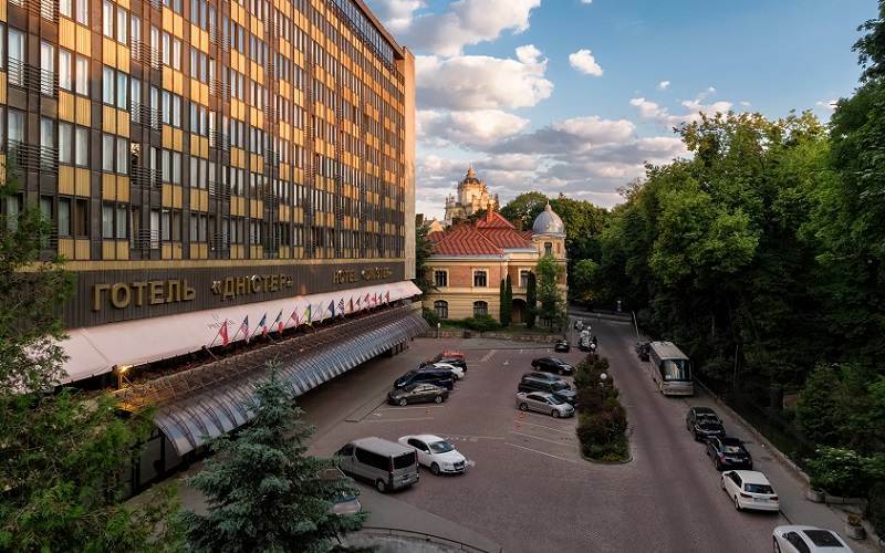Premier Hotel Dnister Λβιβ Εξωτερικό φωτογραφία