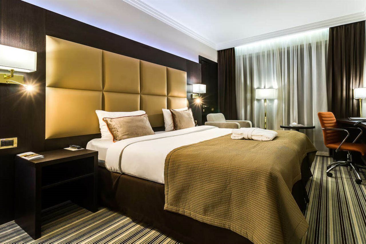 Premier Hotel Dnister Λβιβ Εξωτερικό φωτογραφία